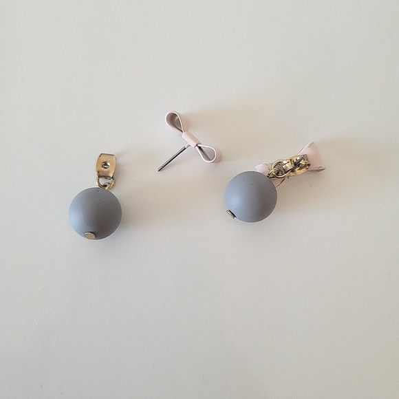 Set of 2 Pastel Colored KOREAN Stud Earrings -Bow Design & Rhinestone Design - Picture 8 of 8